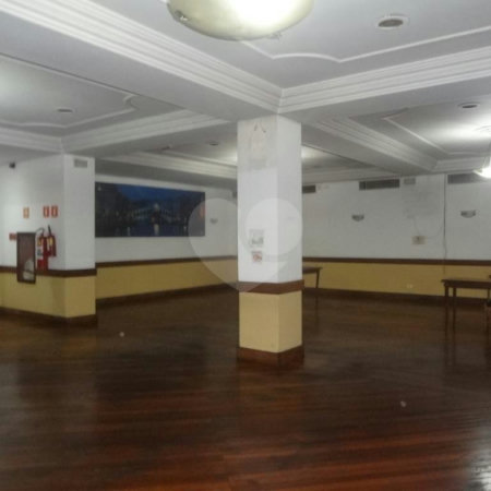 Casa comercial à venda na Rua Treze de Maio