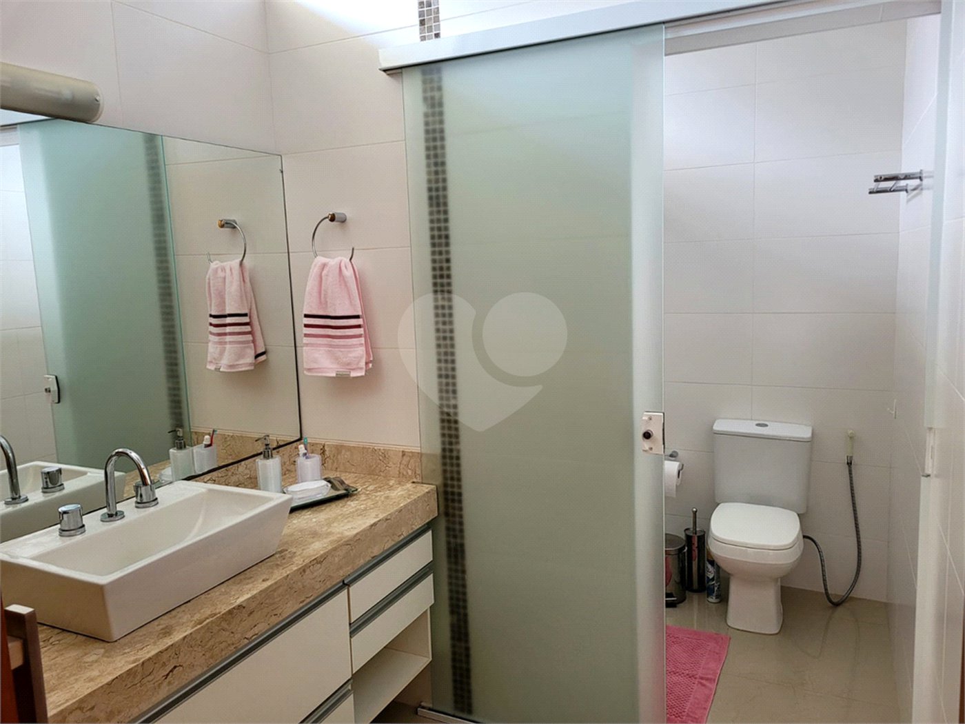 Casa térrea para venda em Araraquara/SP.