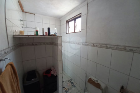 Casa térrea com 2 dormitórios.