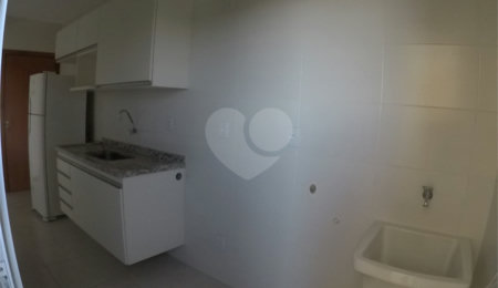 Apartamento à venda com 2 quartos em Jardim Lutfalla, São Carlos, SP
