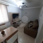 Apartamento com 2 dormitórios Mont Royal