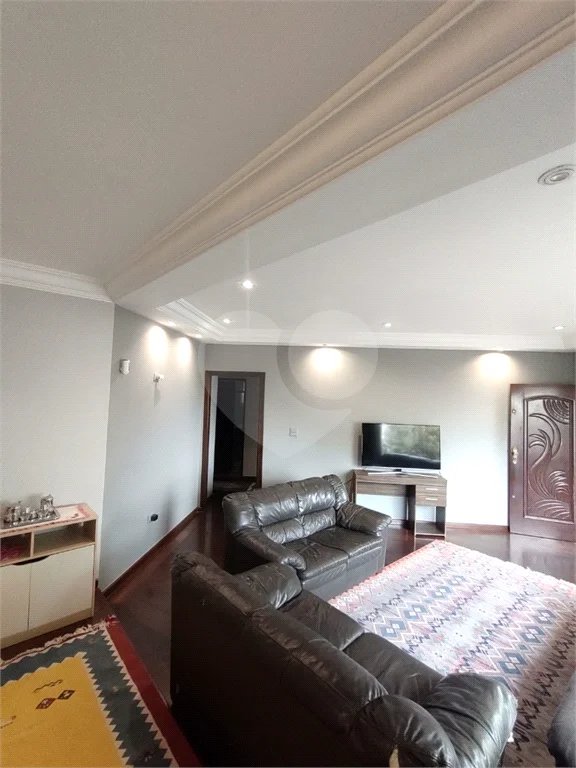 Casa com 300m² , 4 dormitórios , sendo 2 suítes , 5 vagas , à venda no bairro Curuçá , em Santo André.