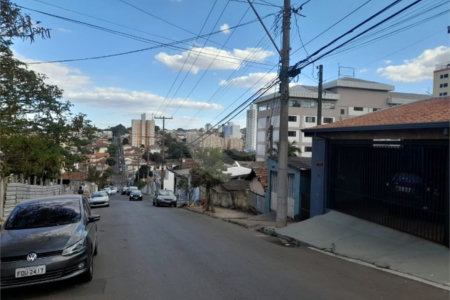 Casa à Venda na Região Central de São Carlos - Excelente Localização