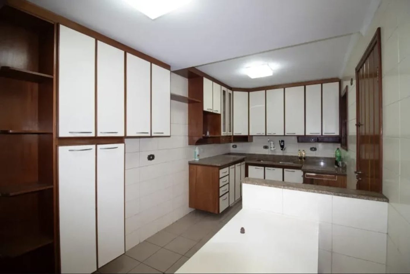 Casa à venda com 4 quartos, sendo 4 suítes, em Butantã, São Paulo - SP