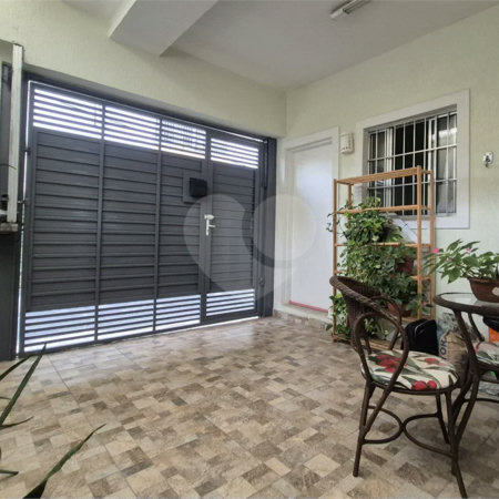 Casa de vila com 3 dormitórios sendo 2 suítes em Santana