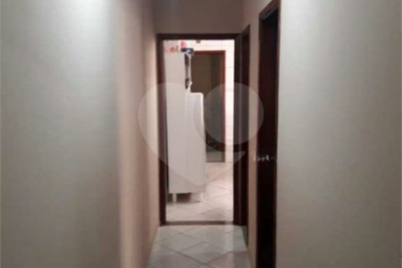 Casa térrea para venda, com 2 dormitórios, sendo 1 suíte.
