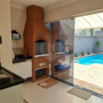 Linda Casa 3 dormitórios com piscina - R$ 950.000,00