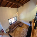 Indaiatuba- Vale das Laranjeiras - Vista dos fundos para o lago - Casa assobradada - 3 pisos, 4 quartos, 2 suítes, uma com hidro ,escritório, sala 3 ambientes, lareira, lavabo,cozinha ampla, despensa, lavanderia, churrasqueira, forno pizza, 6 wcs, piscina, jardim despensa, garagem, segurança