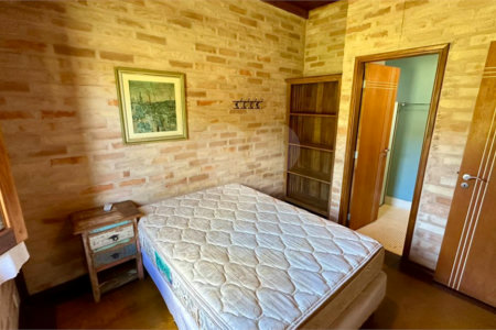 Casa para venda no Condomínio Vivenda do Broa.
