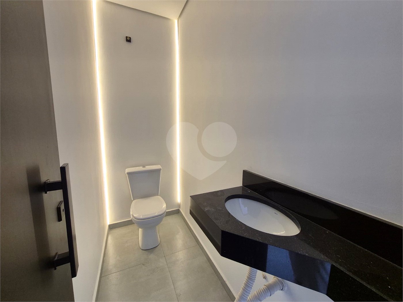 Sobrado à venda com 3 quartos, sendo 1 suíte, em Cidade dos Bandeirantes, São Paulo, SP