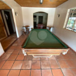 Casa à venda com 5 quartos, sendo 4 suítes, no condomínio Vilarejo Estoril, Mairiporã - SP