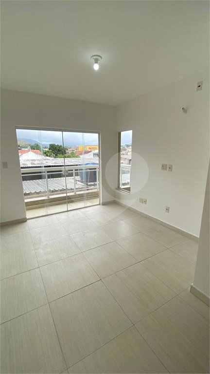 Triplex à venda com 2 quartos, sendo 1 suíte, em Parque dos Eucaliptos, Sorocaba, SP
