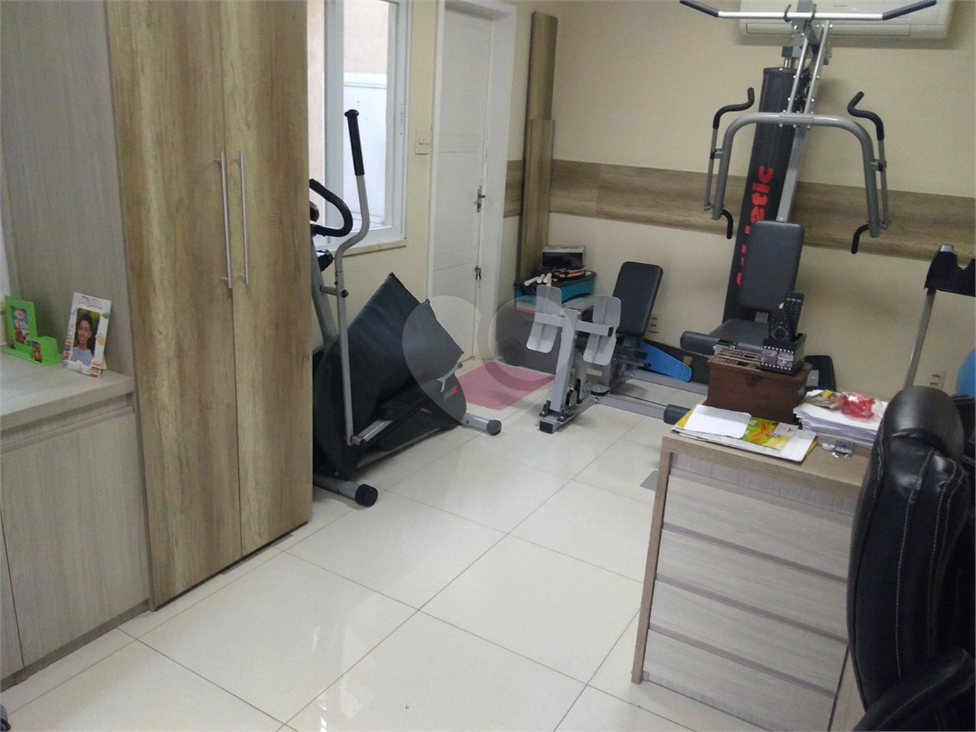 Casa à venda com 3 quartos, sendo 1 suíte,  no condomínio Conselheiro Ferraz, Rio de Janeiro - RJ