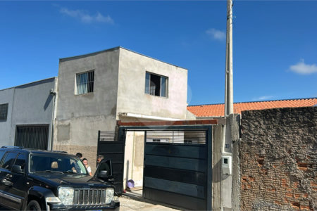 Sobrado á venda no bairro Vila Celina.