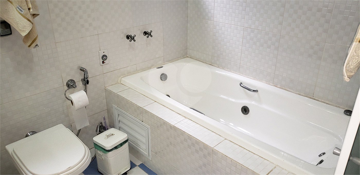 Casa à venda com 3 quartos, sendo 1 suíte, no condomínio Alpes da Cantareira, Mairiporã - SP