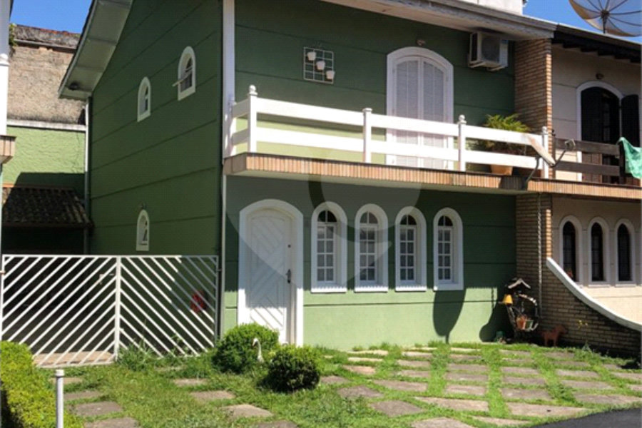 Casa à venda com 3 quartos, sendo 1 suíte, no condomínio Jardim das Pedras, São Paulo - SP