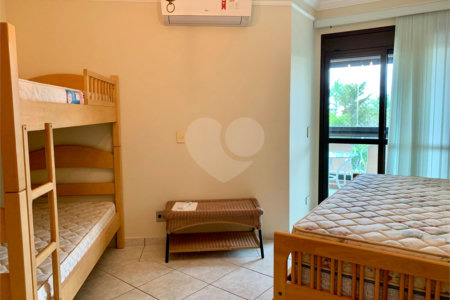 Apartamento à venda com 3 quartos, sendo 2 suítes, em Riviera, Bertioga, SP