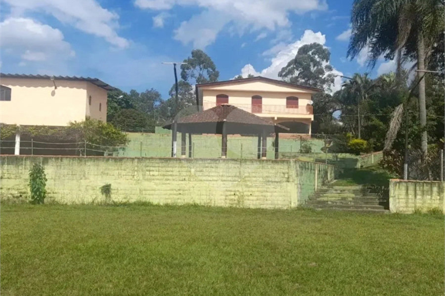 Casa à venda com 5 quartos, sendo 1 suíte, em Chácaras Bom Tempo, Franco da Rocha, SP