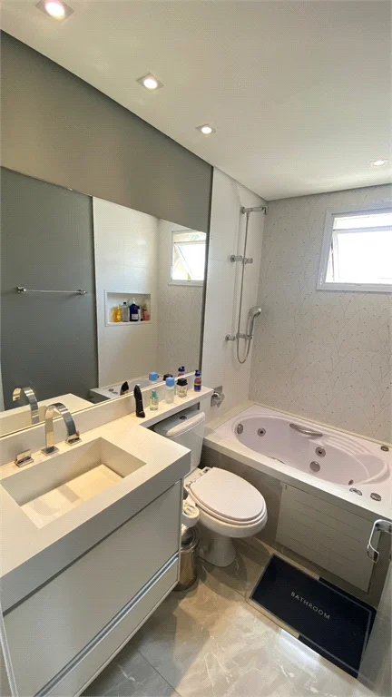 Apartamento à venda com 3 quartos, sendo 1 suíte, em Vila Andrade, São Paulo, SP