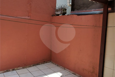 Casa à venda com 4 quartos, sendo 1 suíte, em Vila Pirajussara, São Paulo, SP