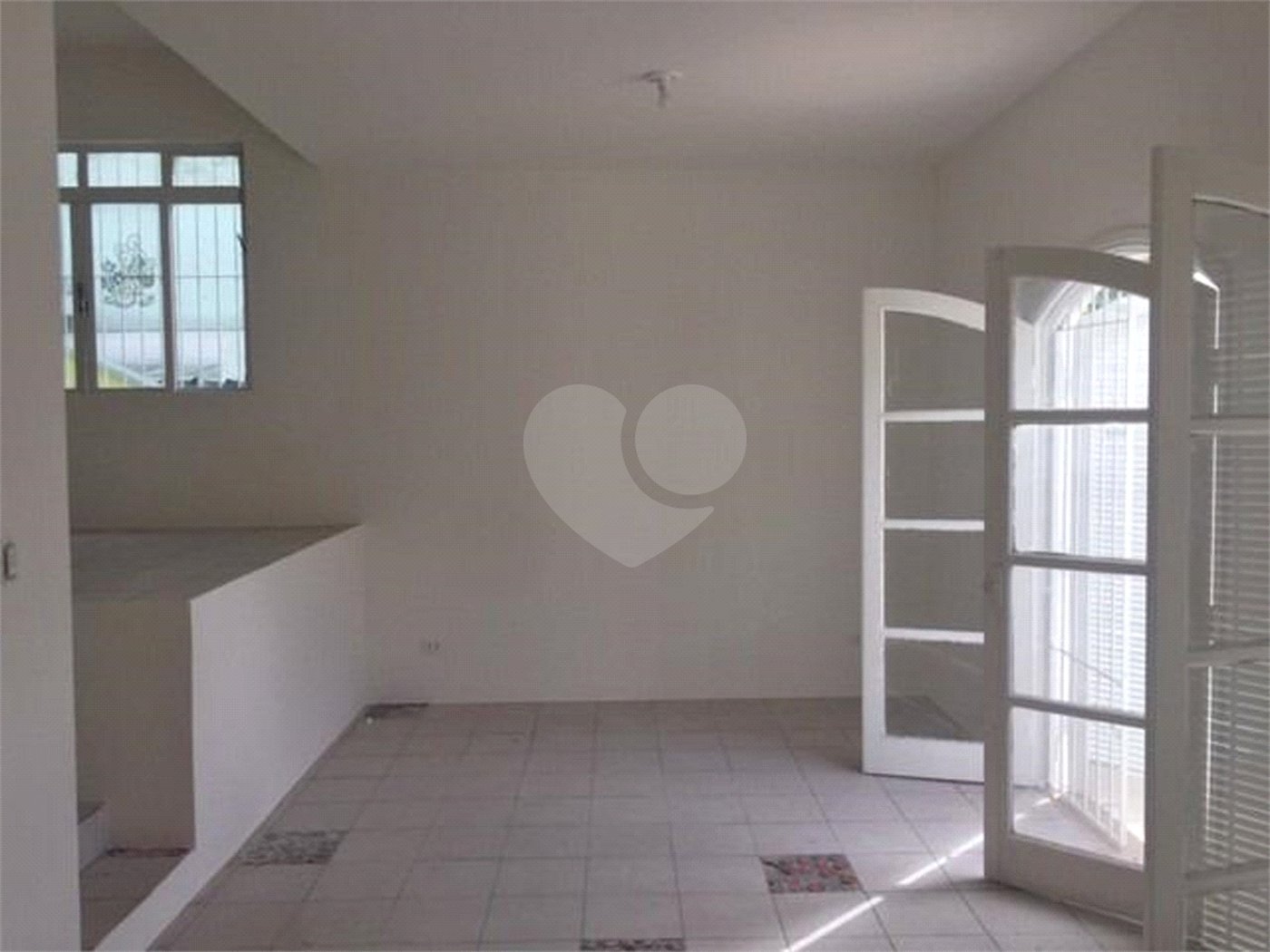 Casa à venda com 3 quartos, sendo 1 suíte, em Morumbi, São Paulo, SP