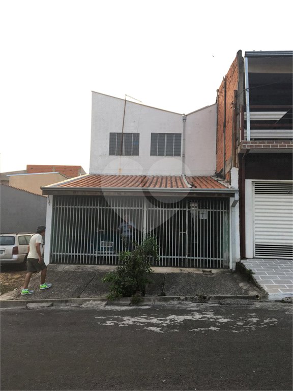 Casa à venda com 3 quartos, sendo 1 suíte, em Jardim Santa Efigênia, Salto, SP