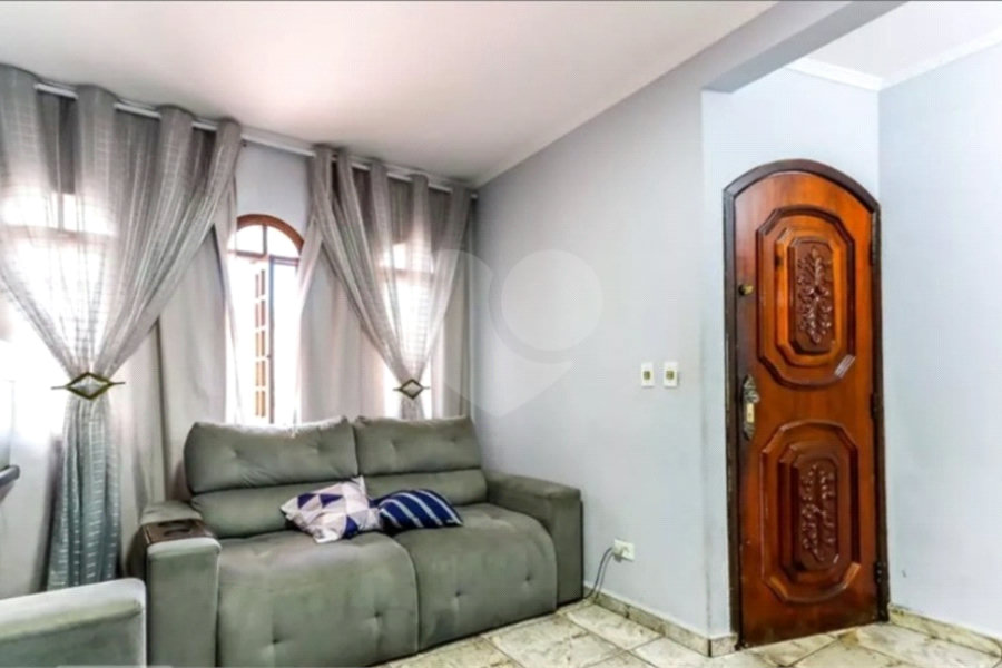 Sobrado à venda com 3 quartos, sendo 1 suíte, em Parque Edu Chaves, São Paulo, SP