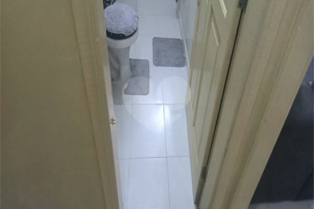 Casa Térrea à venda com 5 quartos, sendo 1 suíte, em Chora Menino, São Paulo, SP