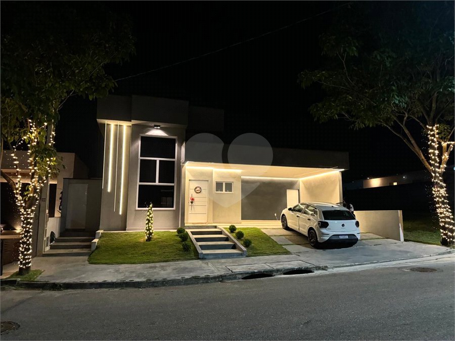 MARAVILHOSA CASA NO CONDOMÍNIO TERRAS DO VALE