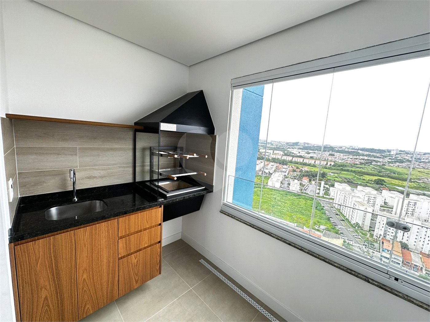 Apartamento para alugar com 1 suíte em Jardim Santa Helena, Suzano, SP