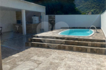 Casa à venda com 3 quartos, sendo 1 suíte, no condomínio Residencial Vale Verde, Rio de Janeiro - RJ