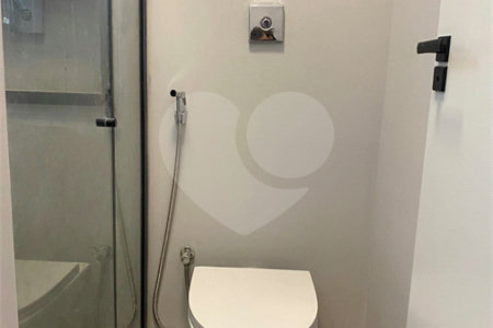 Casa à venda com 4 quartos, sendo 3 suítes, no condomínio Recanto dos Paturis, Vinhedo - SP
