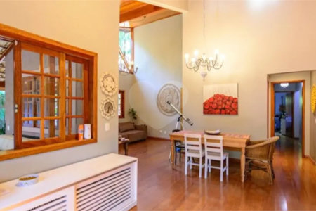 Casa à venda com 4 quartos, sendo 2 suítes,  em Granja Viana, Cotia, SP