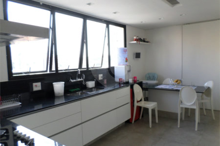 Apartamento à venda com 4 quartos, sendo 2 suítes, em Jardim Londrina, São Paulo, SP