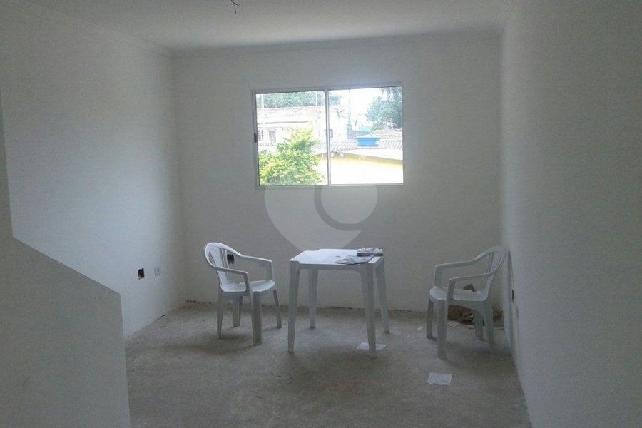 Casa à venda com 2 quartos no condomínio Villaggio Dona Regina, São Paulo - SP