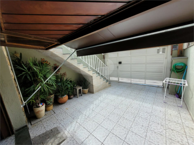 Sobrado à venda com 2 quartos em Vila Nivi, São Paulo, SP