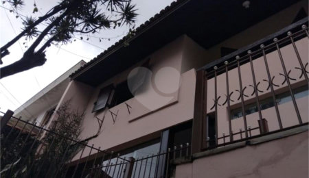 Sobrado à venda com 3 quartos, sendo 1 suíte,  em Jardim Pinheiros, São Paulo, SP