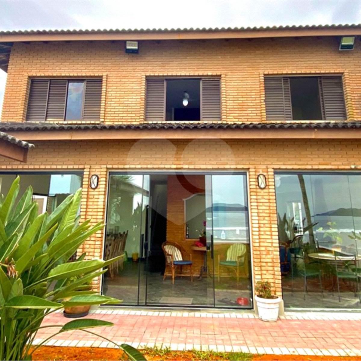 Casa à venda com 6 quartos, sendo 4 suítes,  em Maranduba, Ubatuba, SP