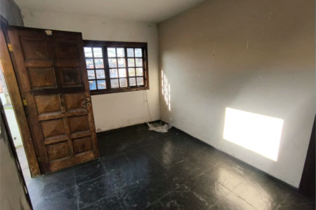 Casa à venda com 3 quartos em Jardim das Esmeraldas, São Paulo, SP