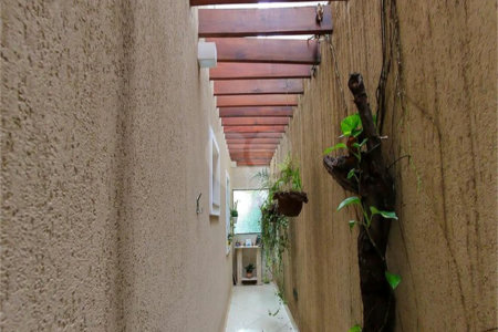 Sobrado à venda com 4 quartos, sendo 3 suítes, em Vila Mazzei, São Paulo, SP
