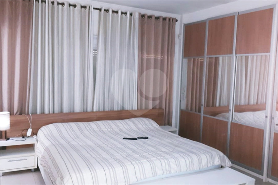 Casa à venda com 4 quartos, sendo 2 suítes, no condomínio Cond Residencial Villagio da Serra, São Paulo - SP