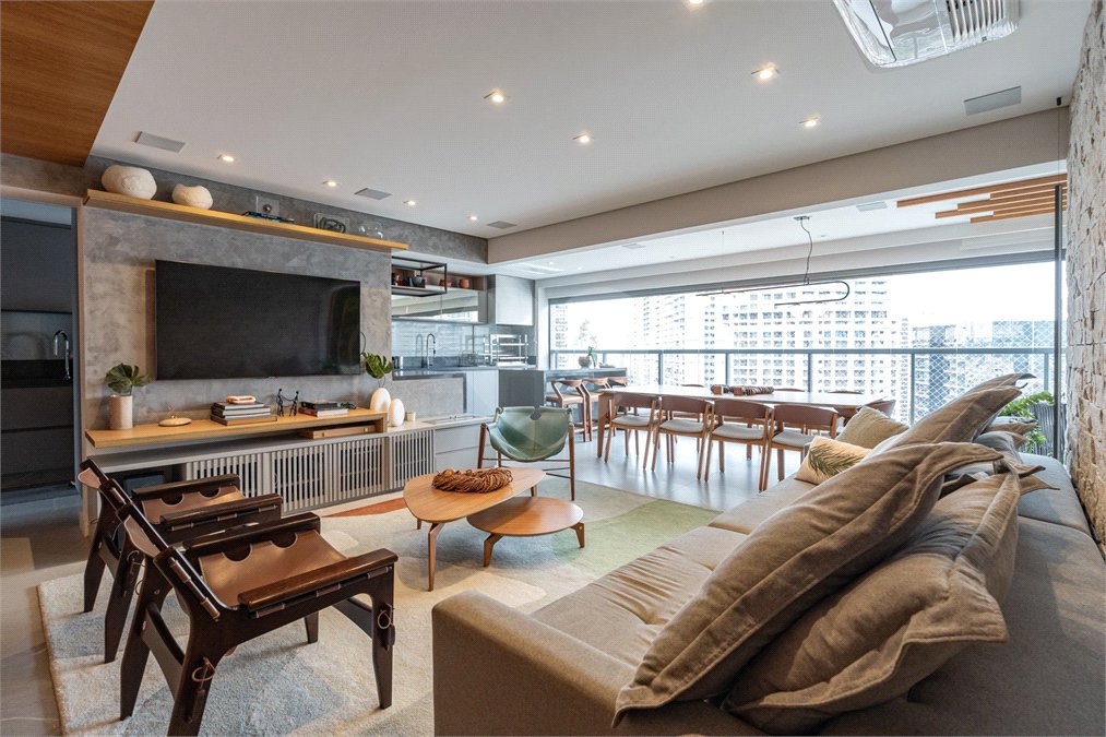 Apartamento à venda com 4 quartos, sendo 3 suítes,  em Jardim das Acácias, São Paulo, SP