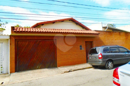 Casa Térrea à venda com 3 suítes em Jardim Petrópolis, São Paulo, SP