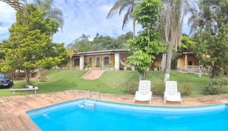 Casa à venda com 3 quartos, sendo 1 suíte, em Alpes D'ouro, Bom Jesus dos Perdões, SP