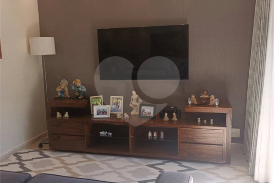 Sobrado à venda com 4 quartos, sendo 1 suíte, em Tremembé, São Paulo, SP