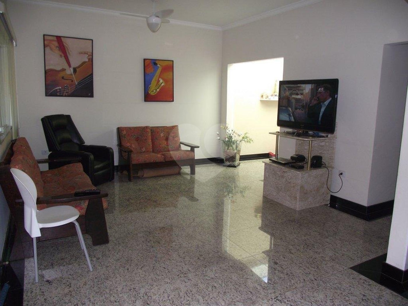 Casa Térrea à venda ou para alugar com 3 quartos, sendo 1 suíte, em Jardim Celani, Salto, SP
