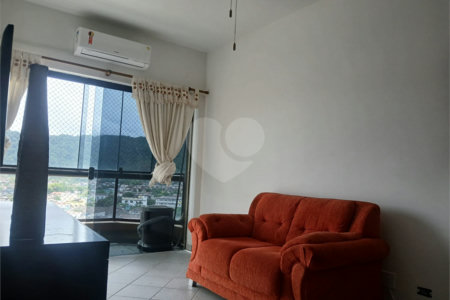 Apartamento à venda com 3 quartos, sendo 1 suíte,  em Enseada, Guarujá, SP