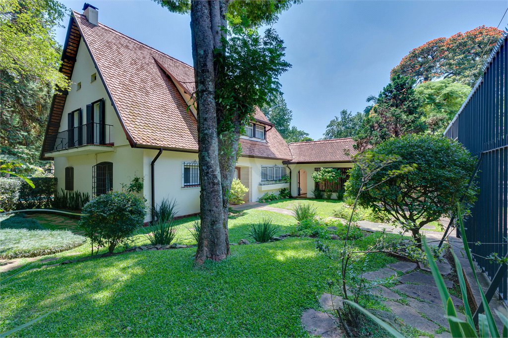 Casa à venda com 4 quartos, sendo 1 suíte, em Alto da Boa Vista, São Paulo, SP