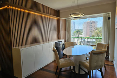 Apartamento à venda com 3 quartos, sendo 1 suíte, em Santo Amaro, São Paulo, SP