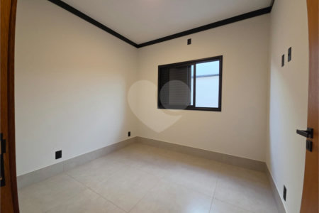 Casa à venda com 3 quartos, sendo 1 suíte, no condomínio Cerejeiras, Araçoiaba da Serra - SP